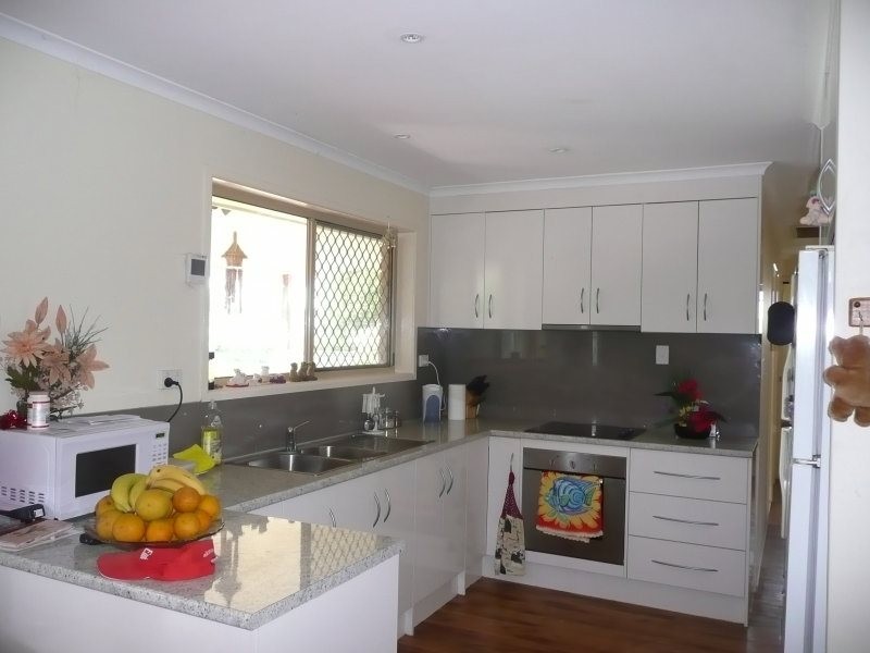 16 Tudor Court, Beerwah QLD 4519