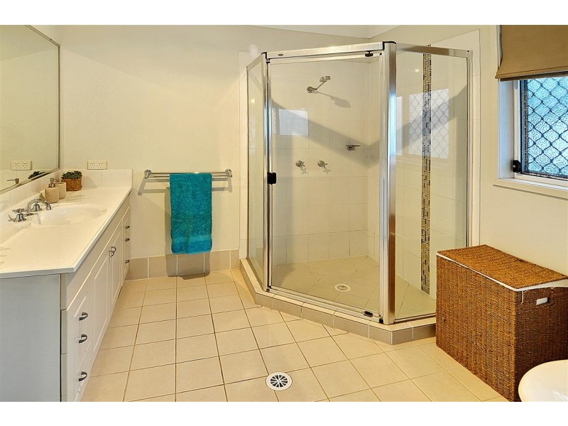 43 Endeavour Bark Drive, Glass House Mountains QLD 4518