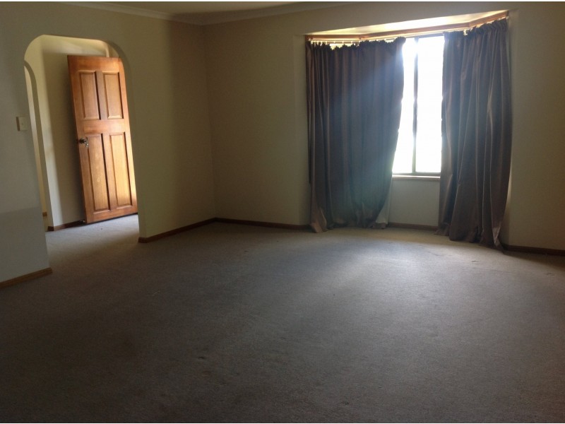 11 Coonowrin Road, Glass House Mountains QLD 4518