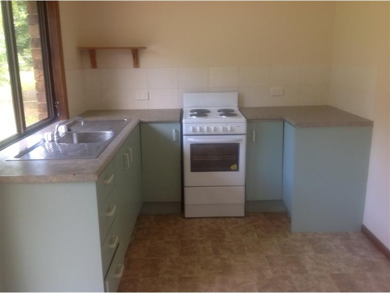 11 Coonowrin Road, Glass House Mountains QLD 4518