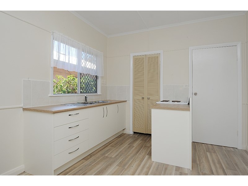 29 Beerwah Parade, Beerwah QLD 4519