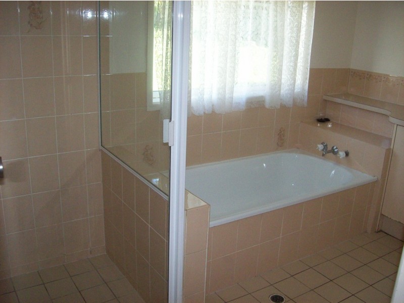 14 Bowen Road, Glass House Mountains QLD 4518