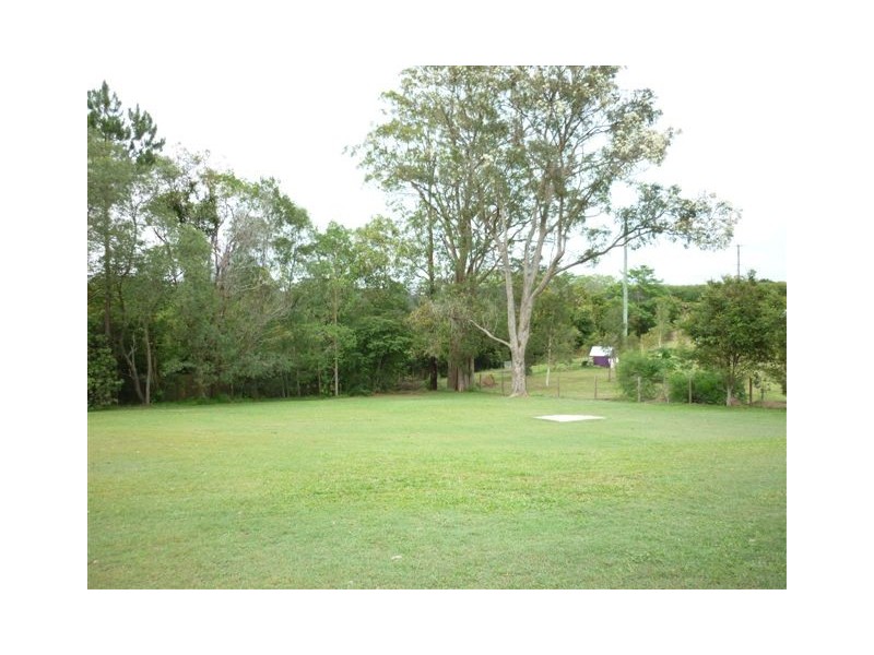 18 Toriana Place, Beerwah QLD 4519