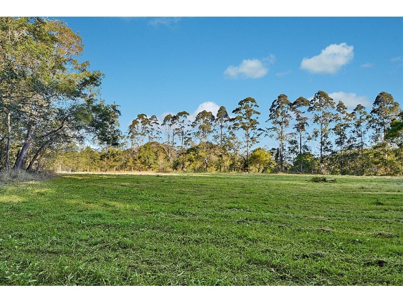 311 Peachester Road, Beerwah QLD 4519