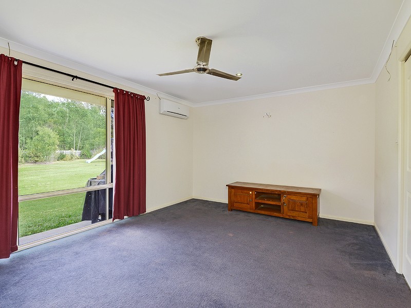 68 Allan Ave, Glass House Mountains QLD 4518