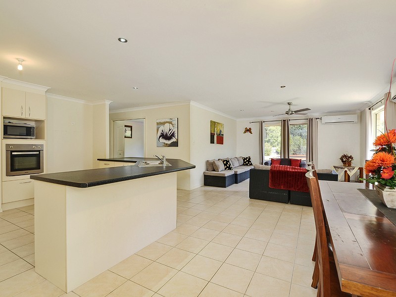 68 Allan Ave, Glass House Mountains QLD 4518