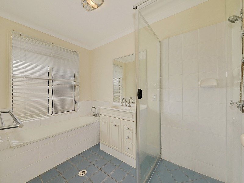 68 Allan Ave, Glass House Mountains QLD 4518