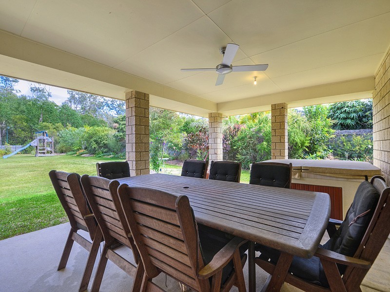68 Allan Ave, Glass House Mountains QLD 4518