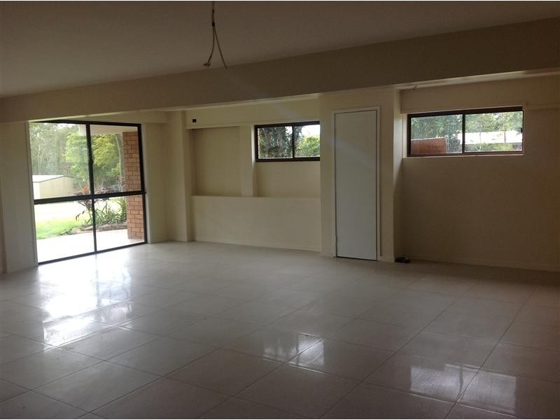 25 Peters Road, Glass House Mountains QLD 4518