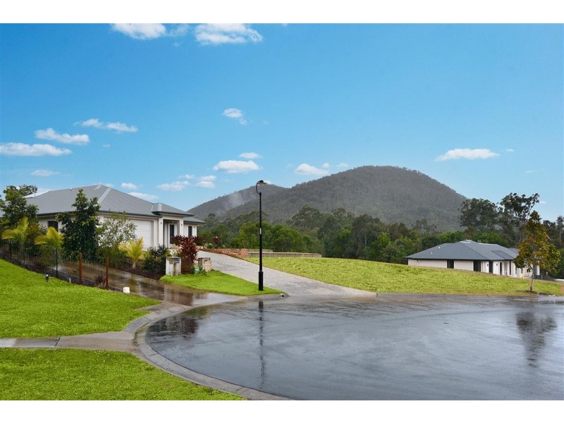 42 Otto Nothling Place, Beerwah QLD 4519