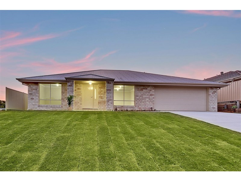 36 Kirsten Dve, Glass House Mountains QLD 4518