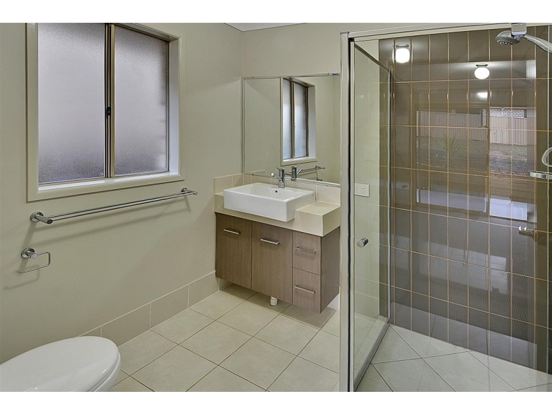 36 Kirsten Dve, Glass House Mountains QLD 4518