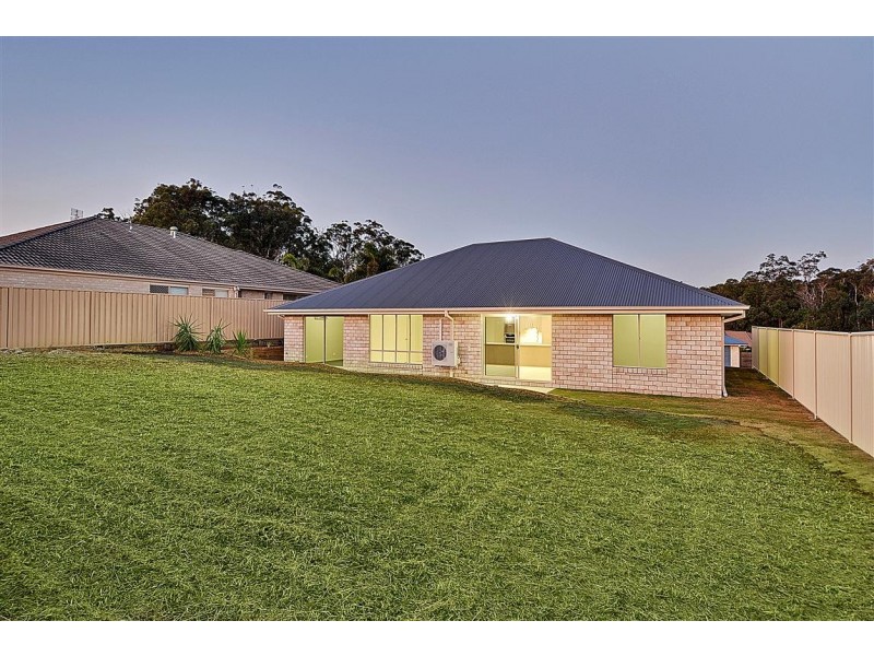 36 Kirsten Dve, Glass House Mountains QLD 4518