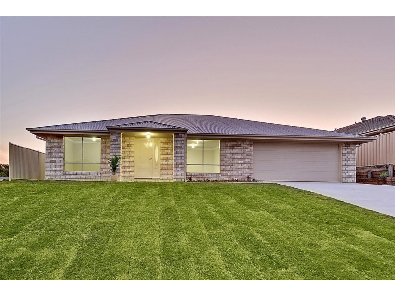 36 Kirsten Dve, Glass House Mountains QLD 4518