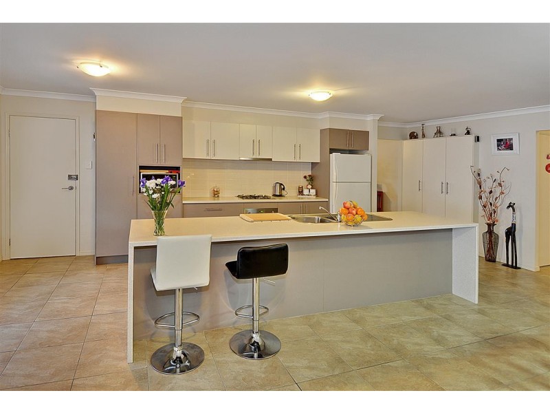 7 Taryn Close, Glass House Mountains QLD 4518