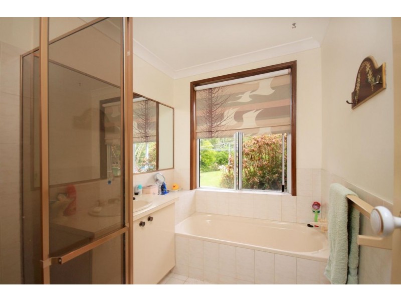 106 Kings Road, Glass House Mountains QLD 4518