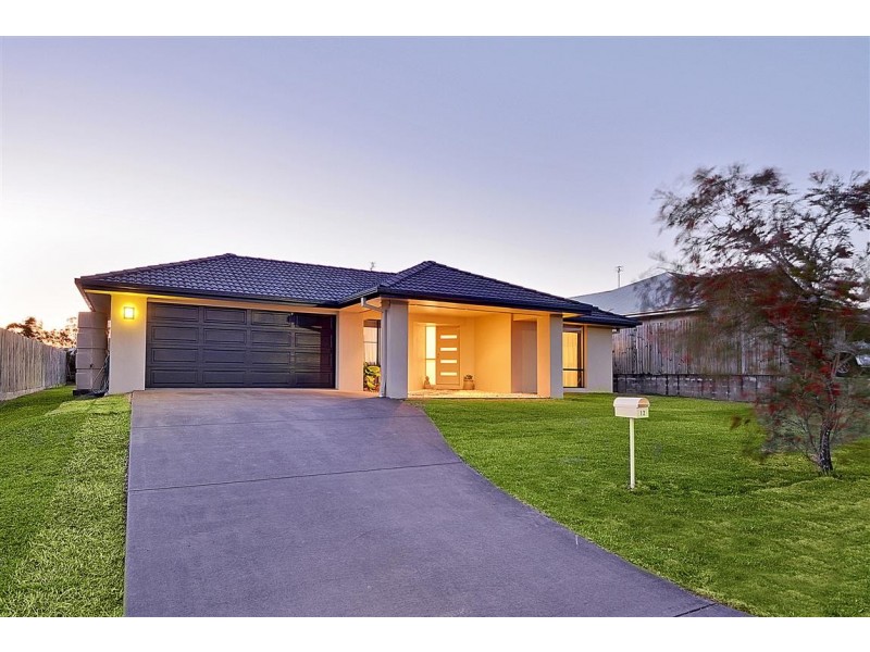 12 Flinders Av, Beerwah QLD 4519