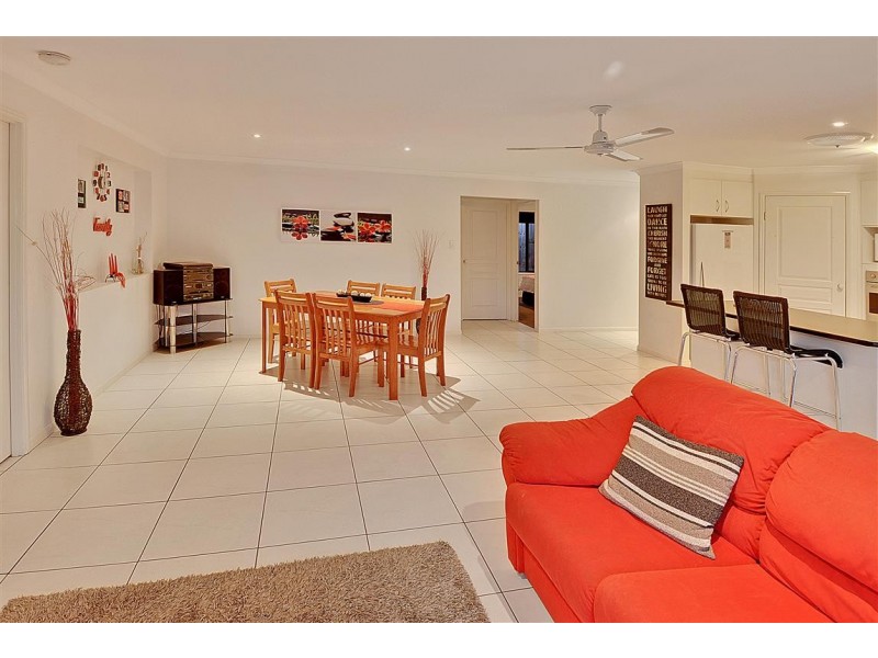 12 Flinders Av, Beerwah QLD 4519