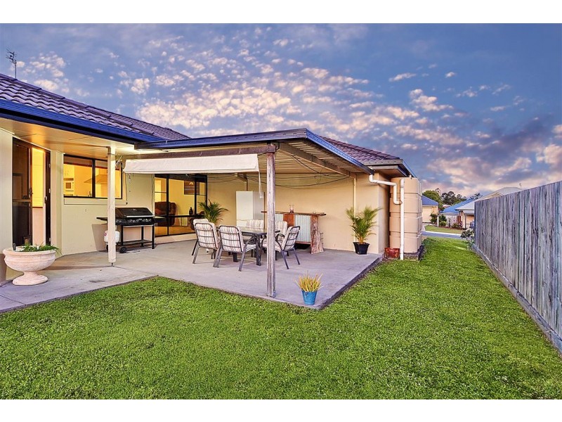 12 Flinders Av, Beerwah QLD 4519