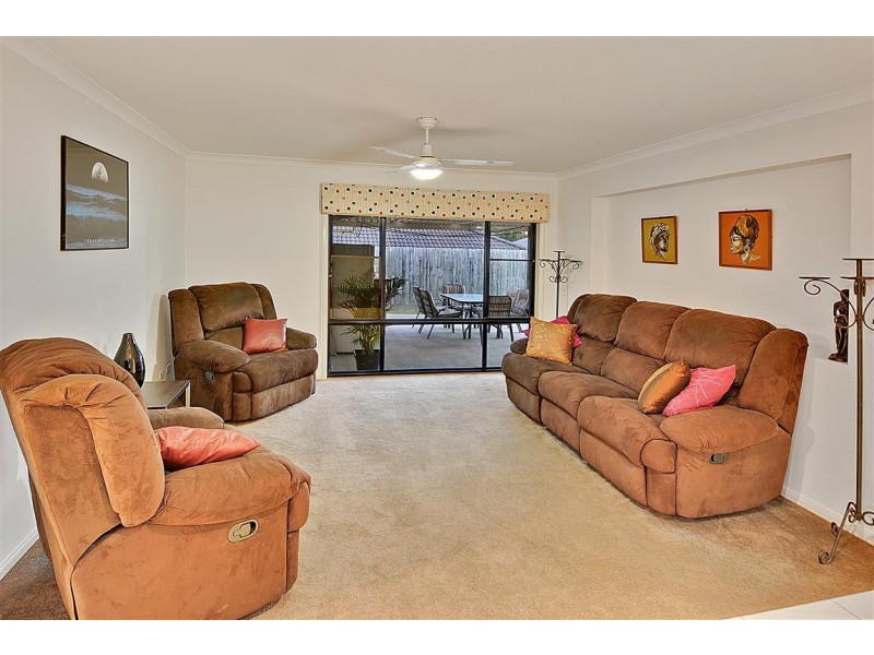 12 Flinders Av, Beerwah QLD 4519