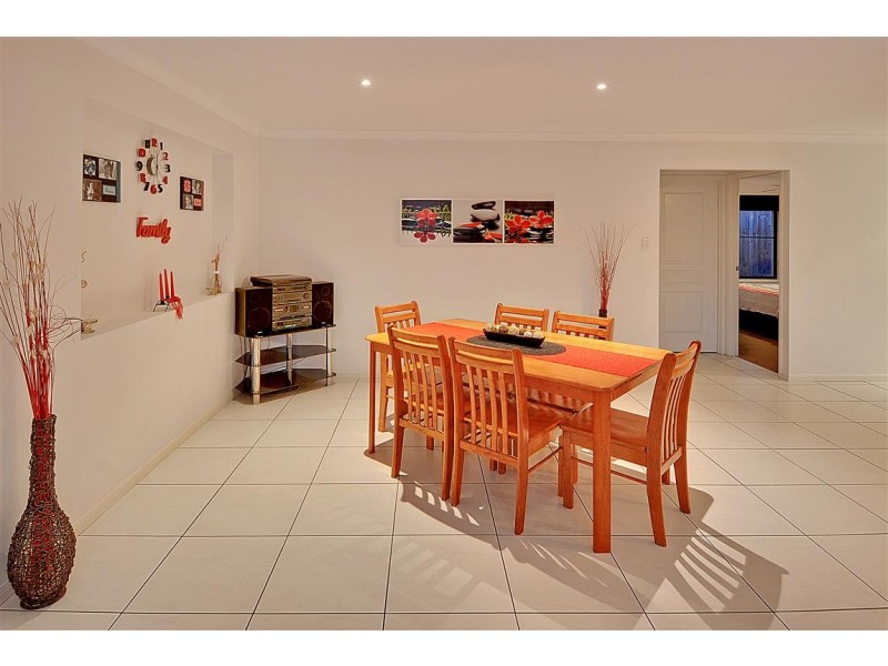 12 Flinders Av, Beerwah QLD 4519