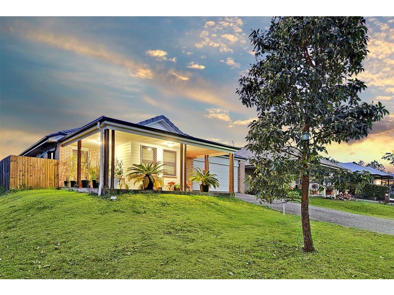 7 Greenview Ave, Beerwah QLD 4519