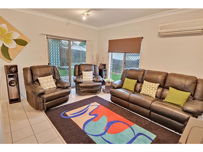 7 Greenview Ave, Beerwah QLD 4519