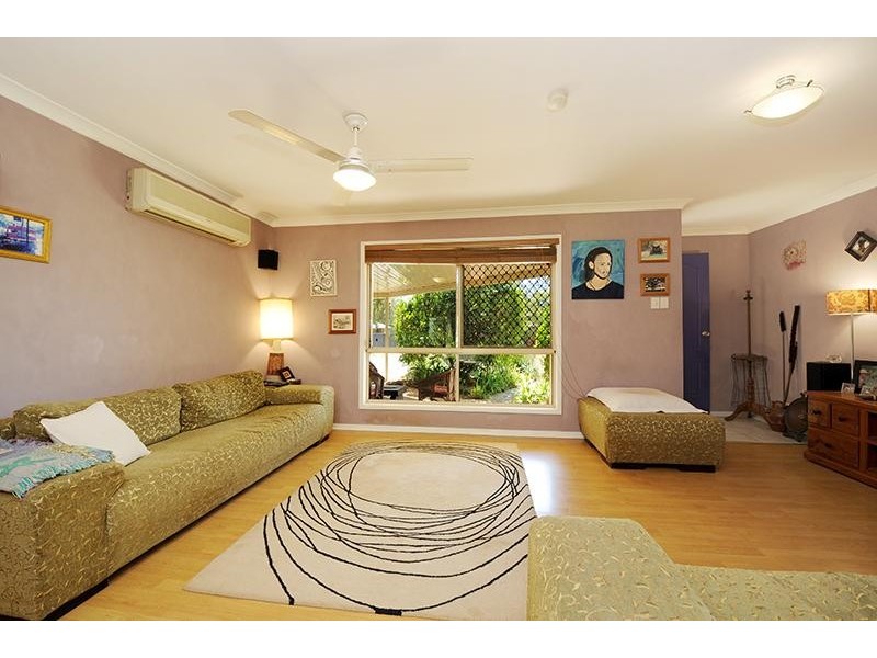 19 Paul Place, Glass House Mountains QLD 4518