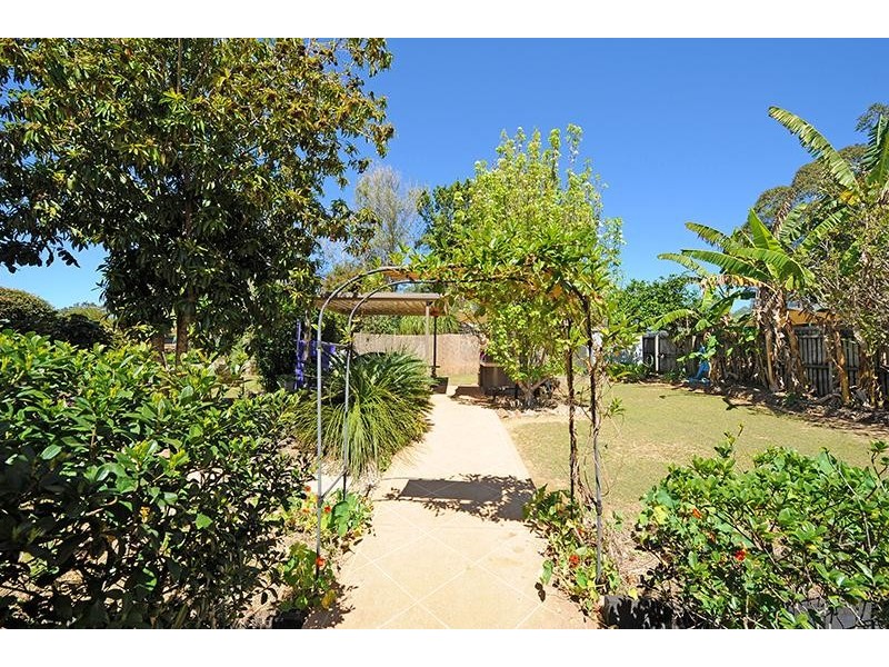 19 Paul Place, Glass House Mountains QLD 4518