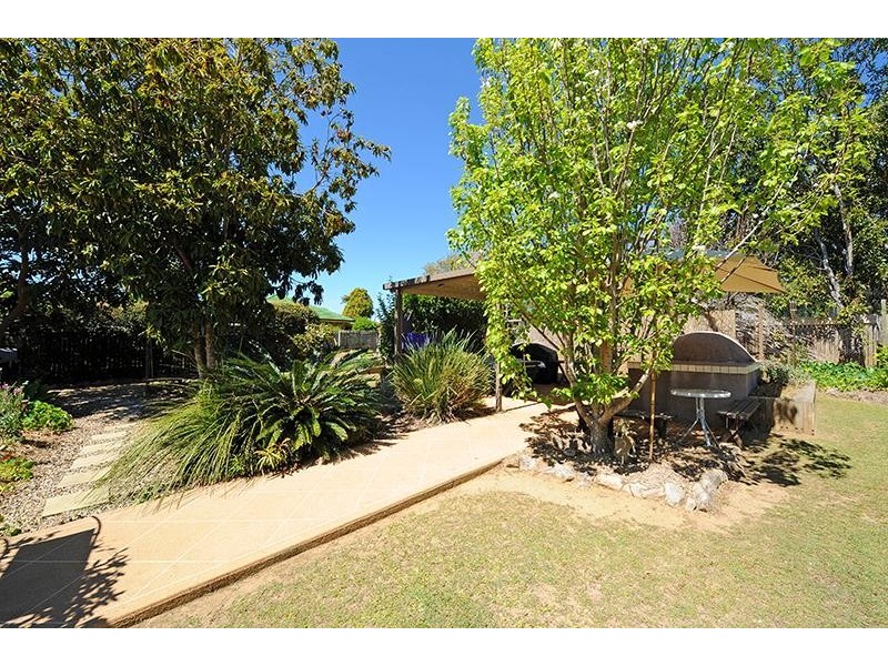 19 Paul Place, Glass House Mountains QLD 4518