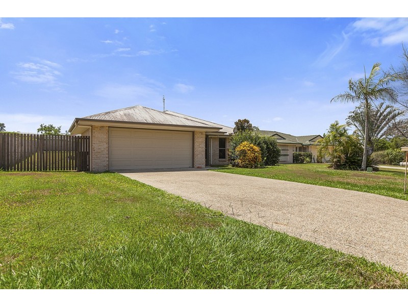 18 Crumpton Place, Beerwah QLD 4519