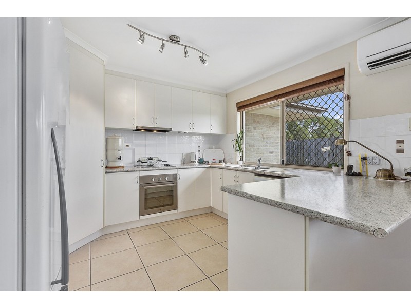 18 Crumpton Place, Beerwah QLD 4519