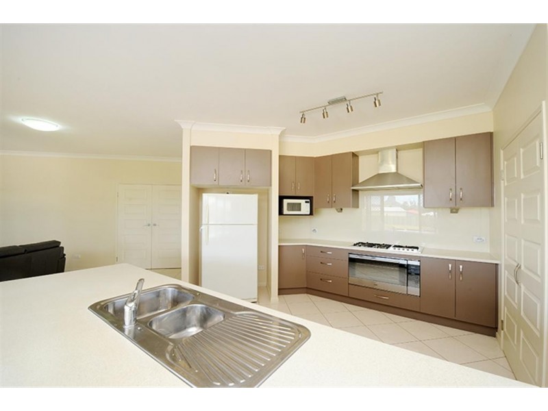 8 Bridget Crt, Beerwah QLD 4519