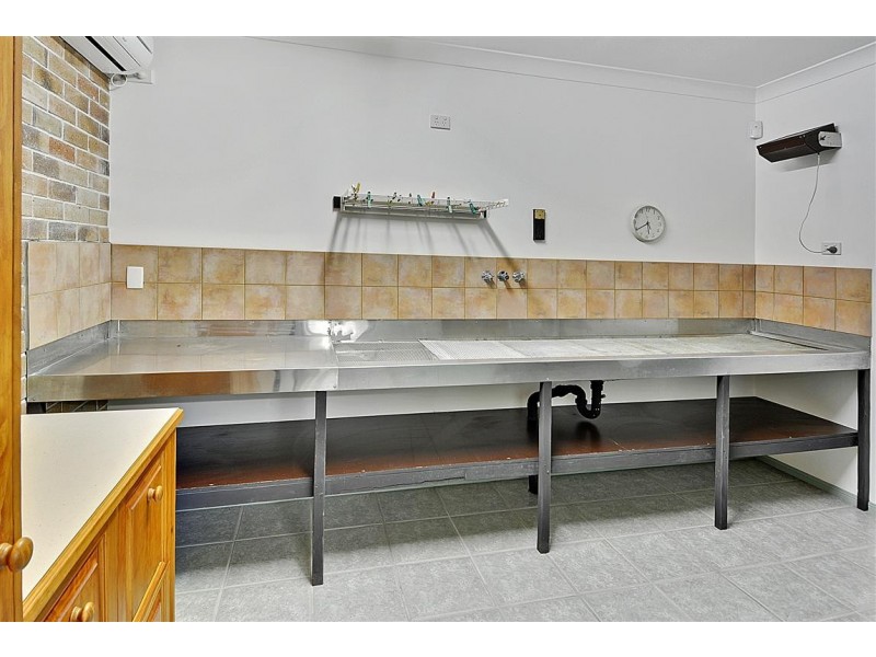 174 Endeavour Rd, Beerburrum QLD 4517