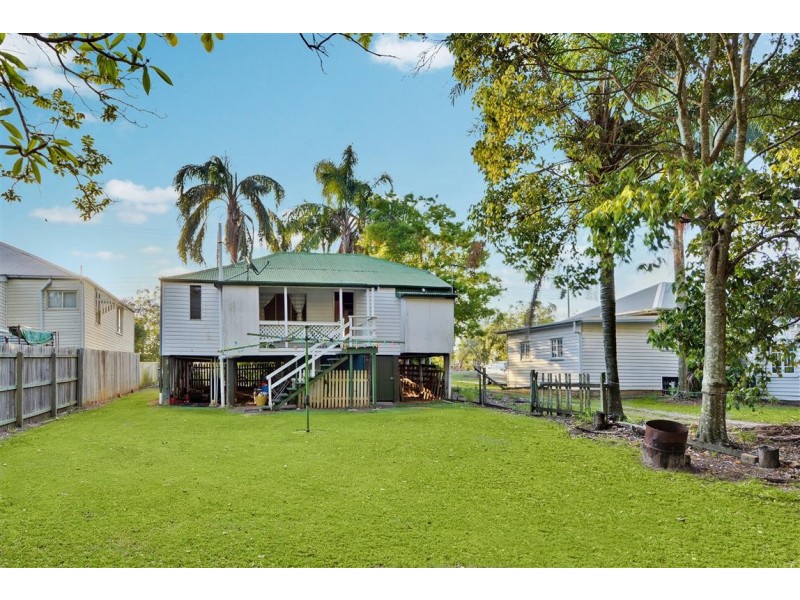 57 Beerwah Pde, Beerwah QLD 4519