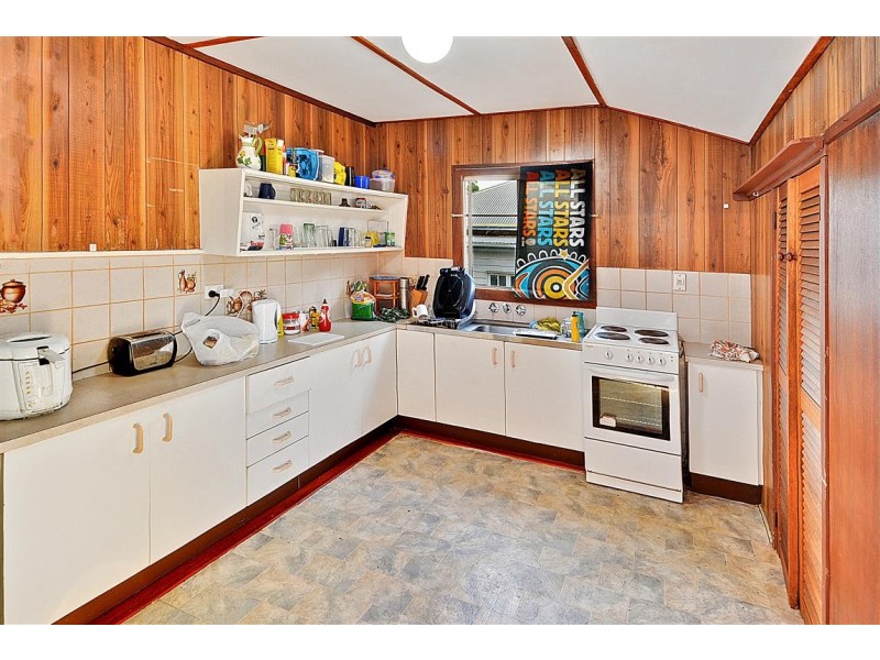 57 Beerwah Pde, Beerwah QLD 4519