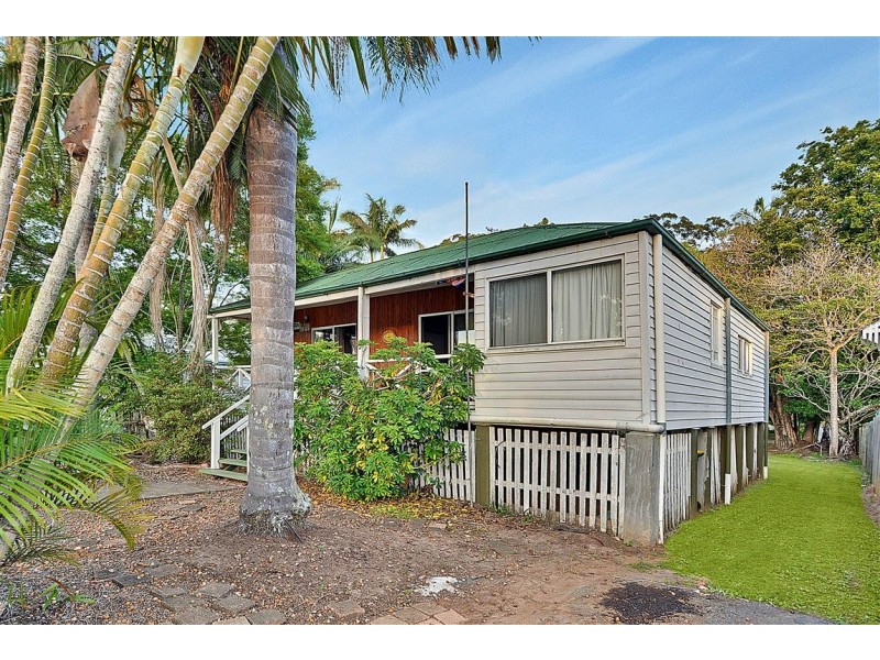 57 Beerwah Pde, Beerwah QLD 4519