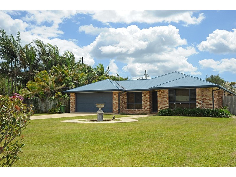 8 Bloodwood Cl, Mooloolah Valley QLD 4553