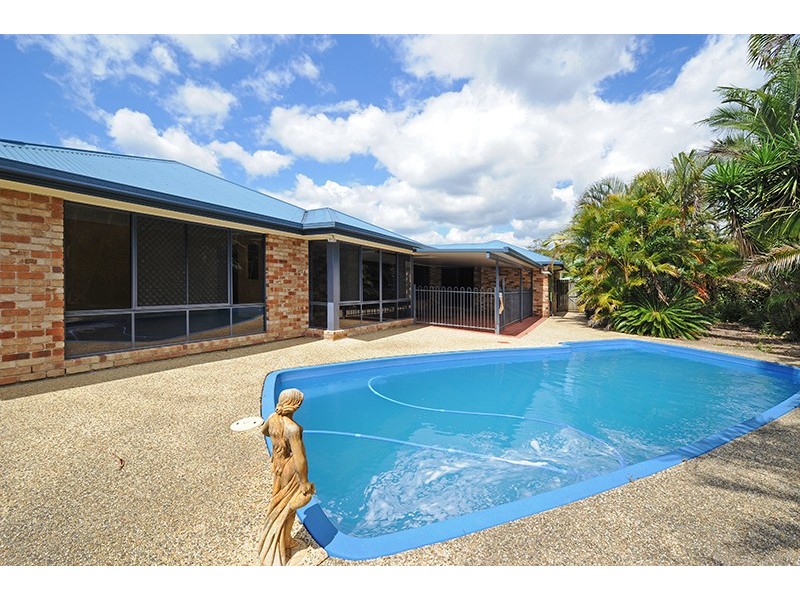 8 Bloodwood Cl, Mooloolah Valley QLD 4553