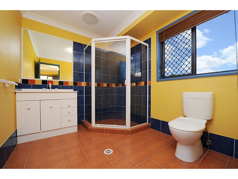 8 Bloodwood Cl, Mooloolah Valley QLD 4553