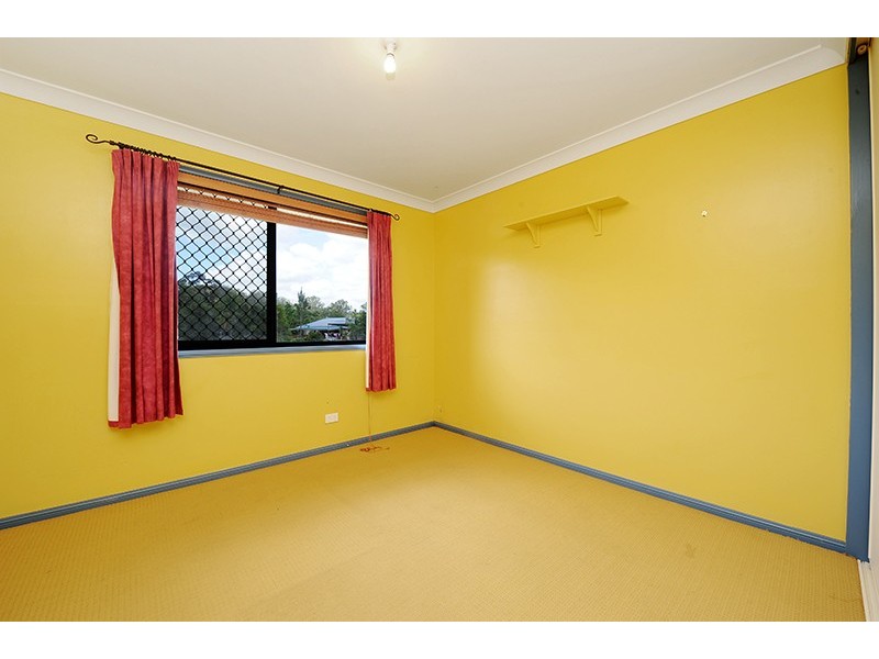 8 Bloodwood Cl, Mooloolah Valley QLD 4553