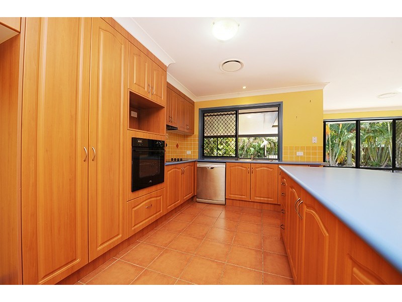 8 Bloodwood Cl, Mooloolah Valley QLD 4553