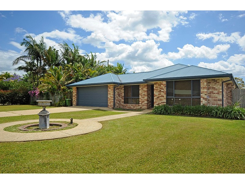 8 Bloodwood Cl, Mooloolah Valley QLD 4553