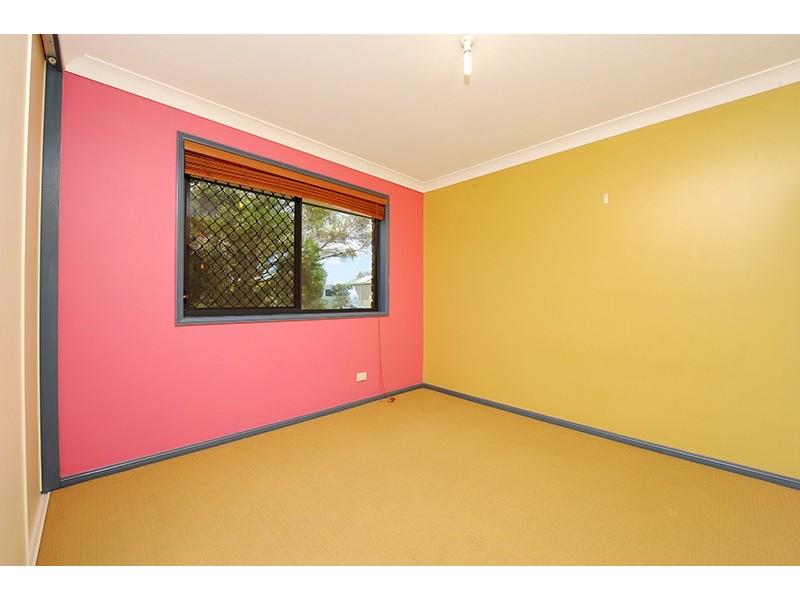 8 Bloodwood Cl, Mooloolah Valley QLD 4553