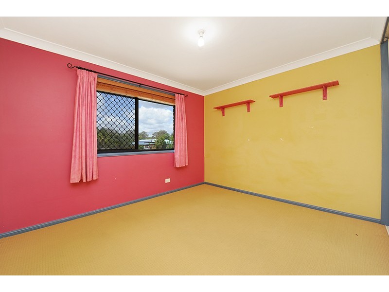 8 Bloodwood Cl, Mooloolah Valley QLD 4553