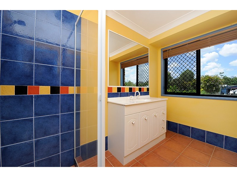 8 Bloodwood Cl, Mooloolah Valley QLD 4553
