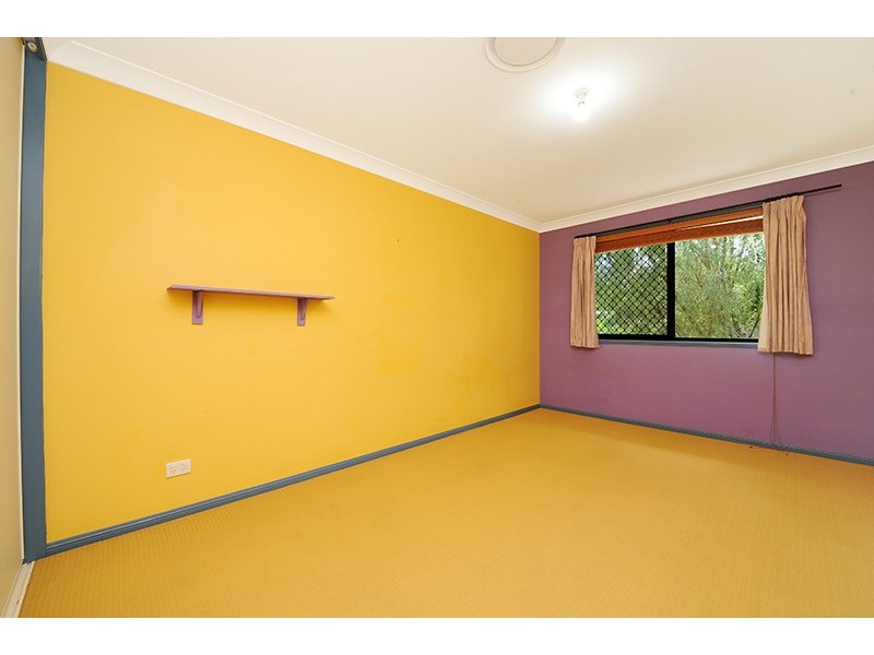8 Bloodwood Cl, Mooloolah Valley QLD 4553