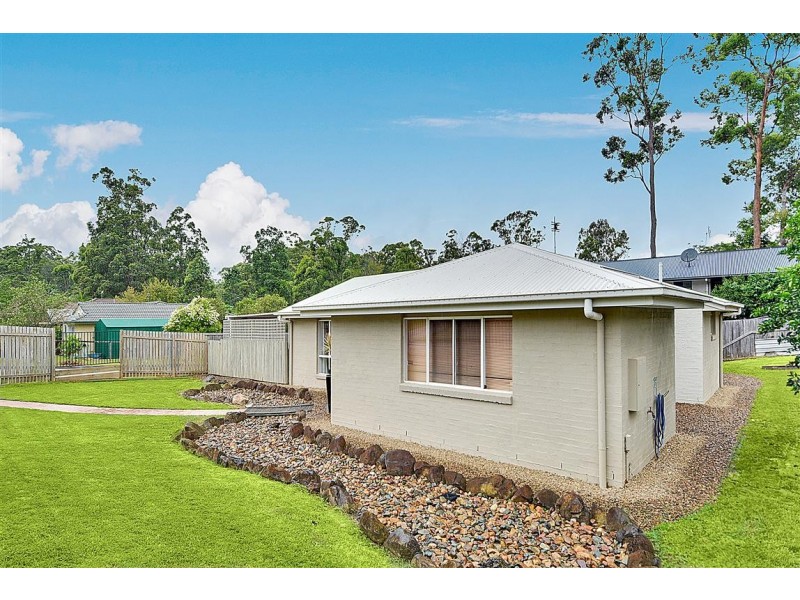 1 Olivia Court, Landsborough QLD 4550