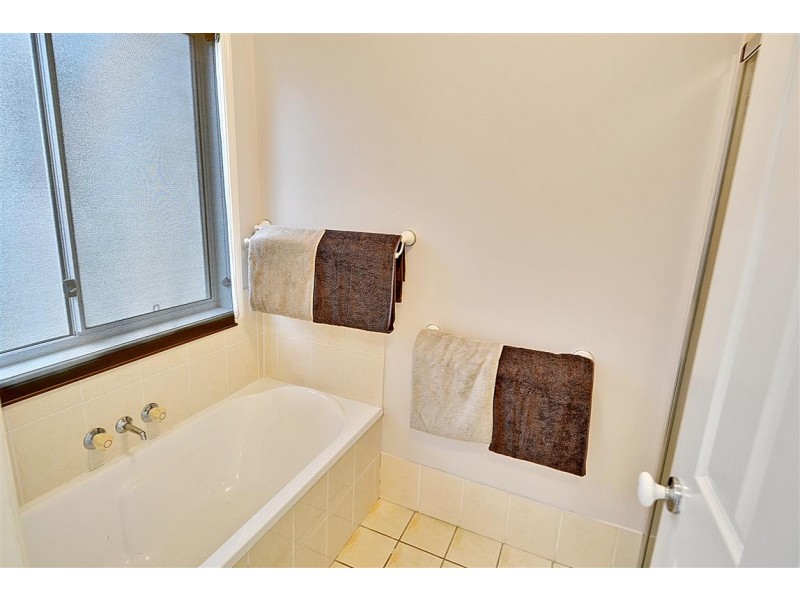 1 Olivia Court, Landsborough QLD 4550