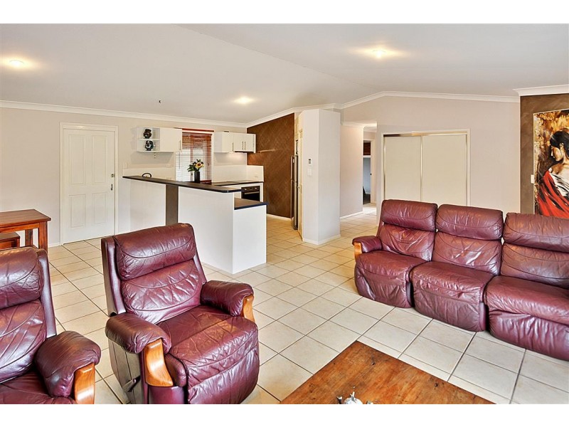 1 Olivia Court, Landsborough QLD 4550